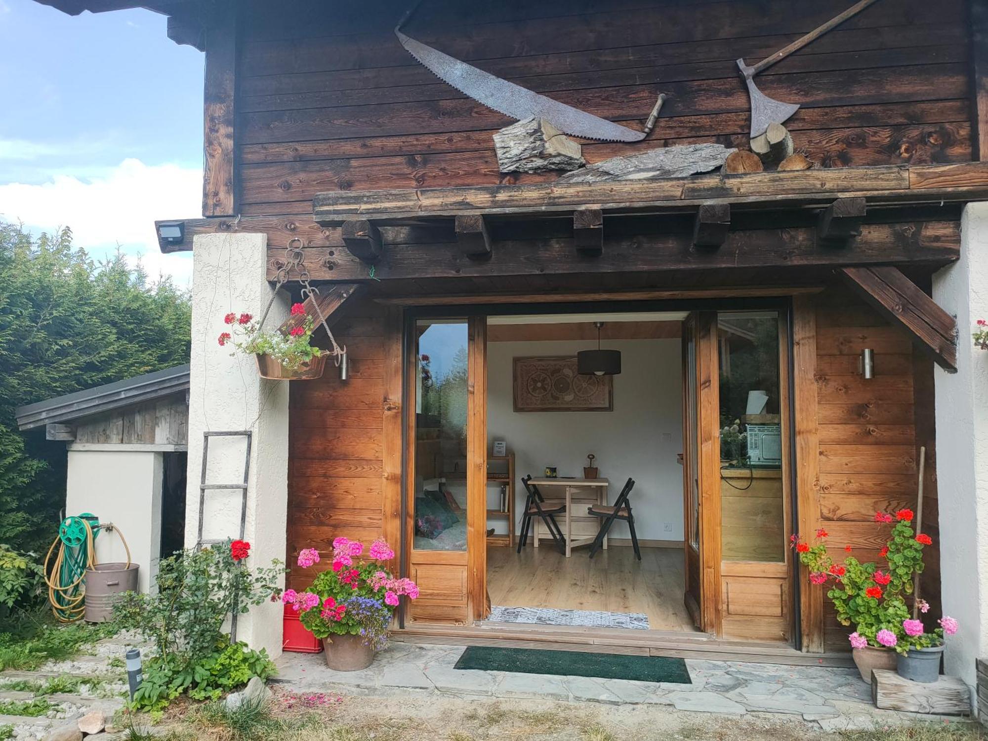 Beau Studio Dans La Vallee De Chamonix Les Trabets Exterior foto